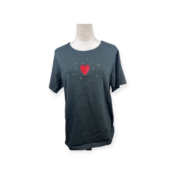 Quacker Factory black top with red embroidered heart and  crystals size 1X - Picture 1 of 8
